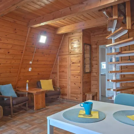 Letniskowe W Lesie Nad Jeziorem - Kaszuby, Osrodek Wczasowy Klif بيت خشبي