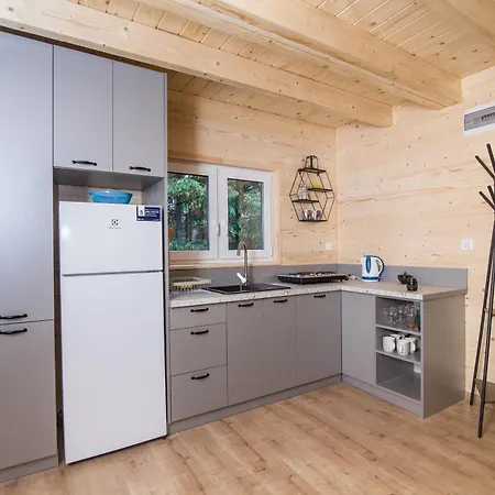 Letniskowe W Lesie Nad Jeziorem - Kaszuby, Osrodek Wczasowy Klif