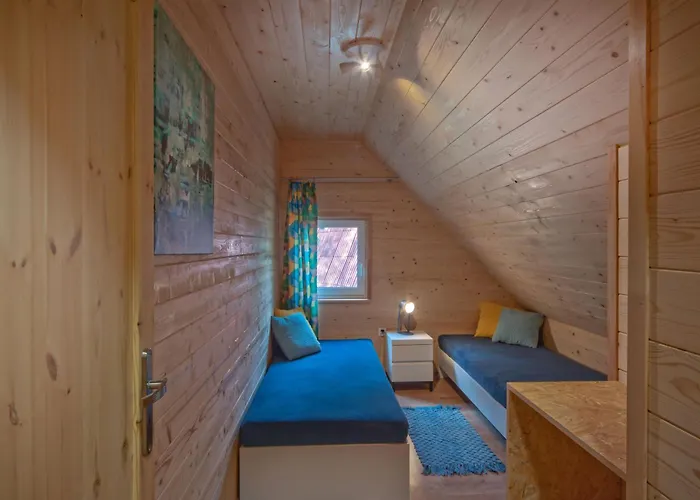 Hytte Letniskowe W Lesie Nad Jeziorem - Kaszuby, Osrodek Wczasowy Klif *