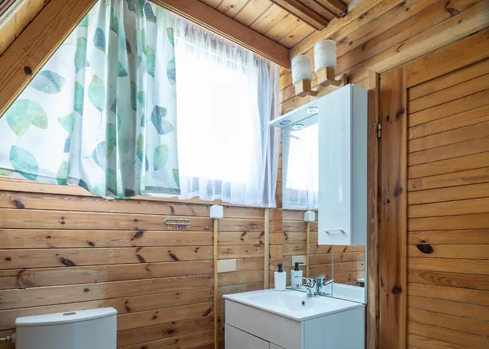 Letniskowe W Lesie Nad Jeziorem - Kaszuby, Osrodek Wczasowy Klif Wdzydze Kiszewskie