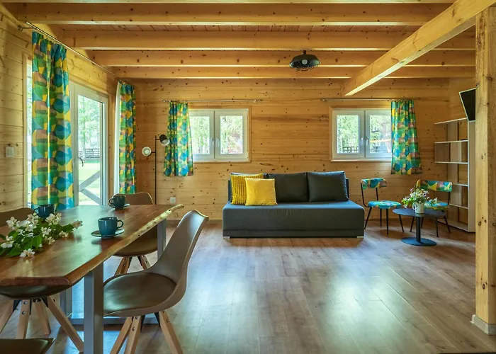 Hytte Letniskowe W Lesie Nad Jeziorem - Kaszuby, Osrodek Wczasowy Klif