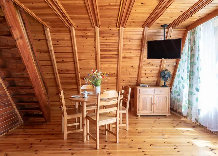 Hytte Letniskowe W Lesie Nad Jeziorem - Kaszuby, Osrodek Wczasowy Klif *