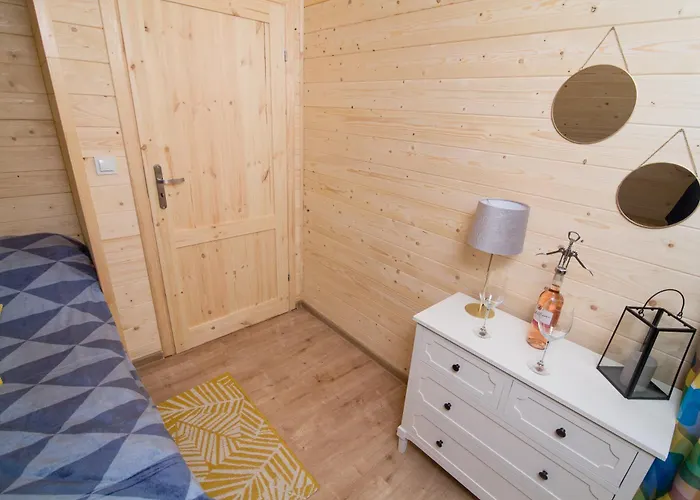 Letniskowe W Lesie Nad Jeziorem - Kaszuby, Osrodek Wczasowy Klif Hytte *